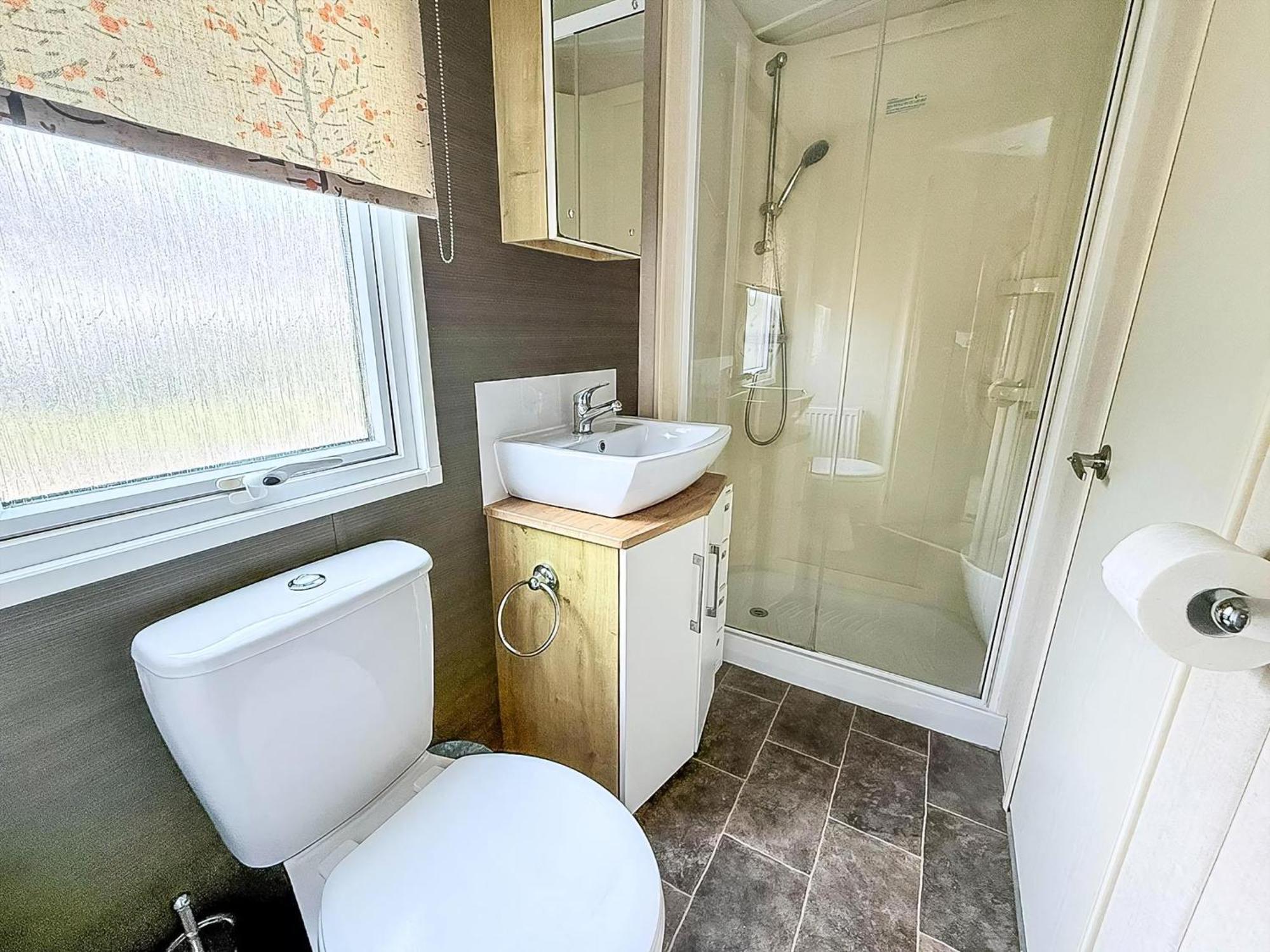 Brilliant Caravan With A Partial Sea View In Suffolk Ref 32026Az Lowestoft Exterior photo