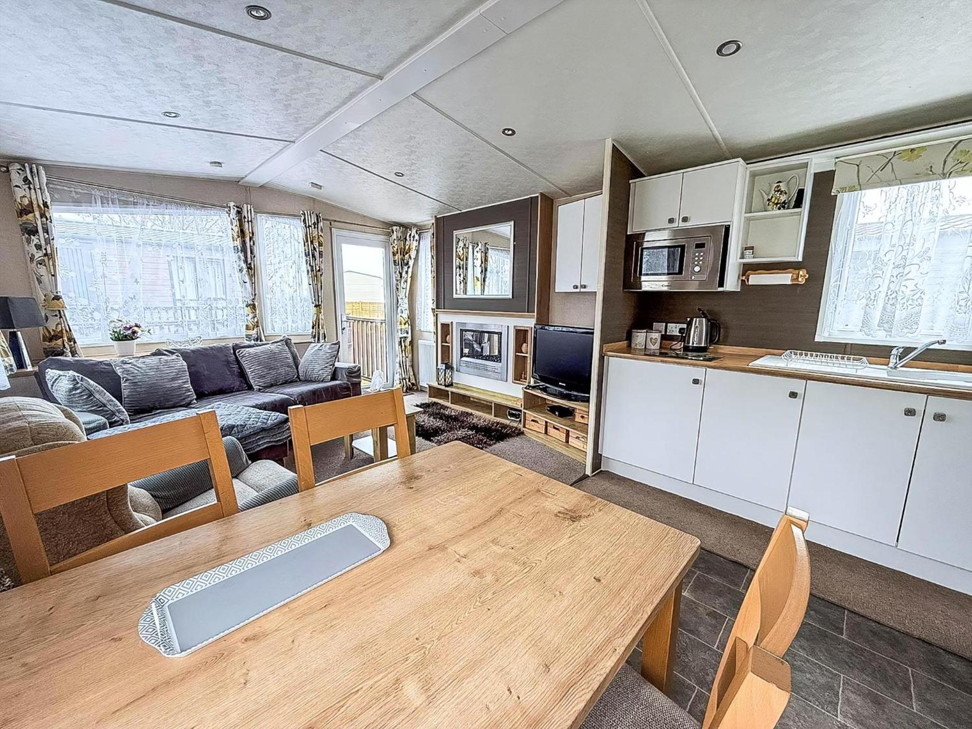 Brilliant Caravan With A Partial Sea View In Suffolk Ref 32026Az Lowestoft Exterior photo